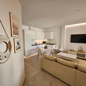 https://apartamento-puerto-marina-beach.es-andalucia.com